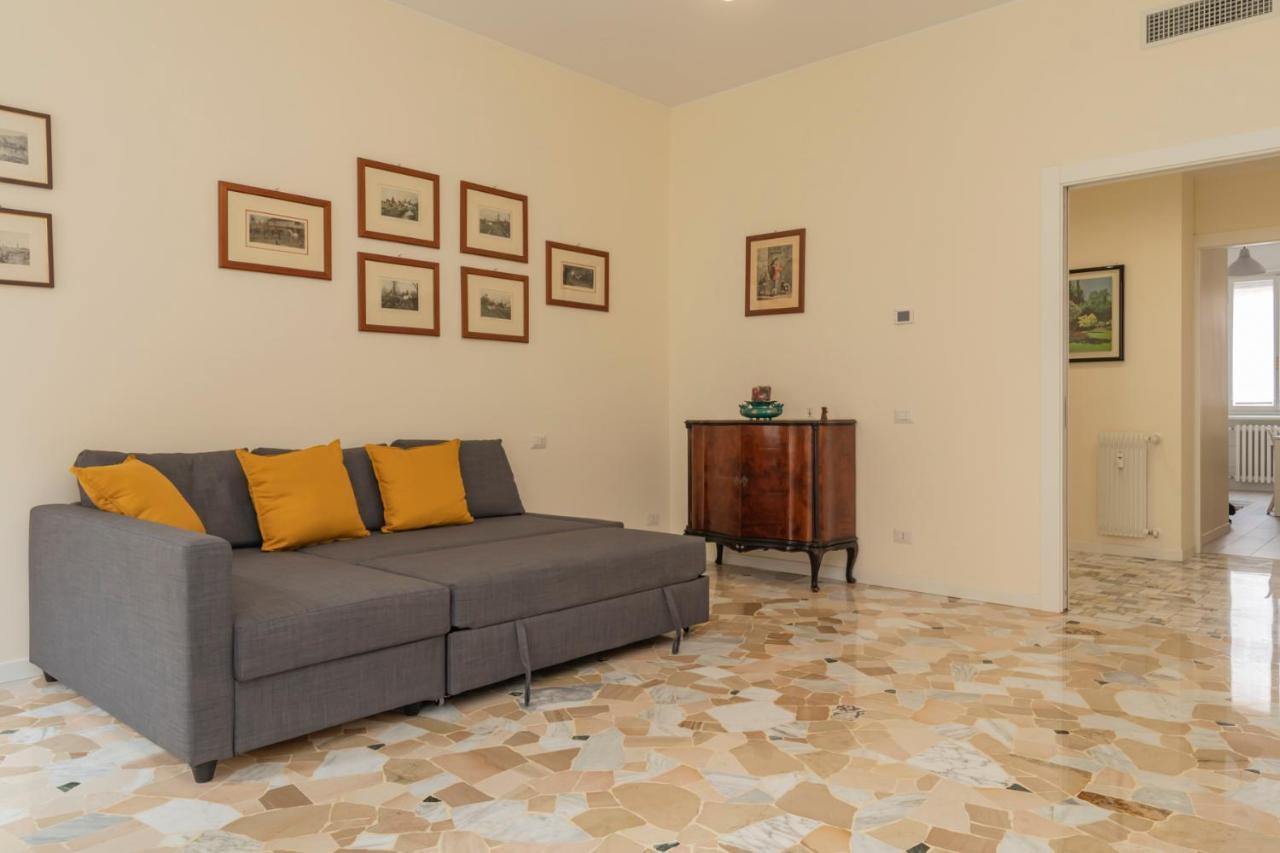Ferienwohnung Joivy Modern 2Bed Flat With Balcony, 250M From M5 Foppa And M2 Sant'Agostino Mailand Exterior foto