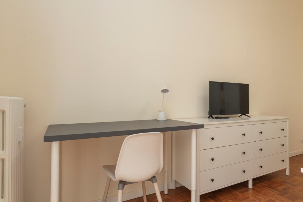 Ferienwohnung Joivy Modern 2Bed Flat With Balcony, 250M From M5 Foppa And M2 Sant'Agostino Mailand Exterior foto