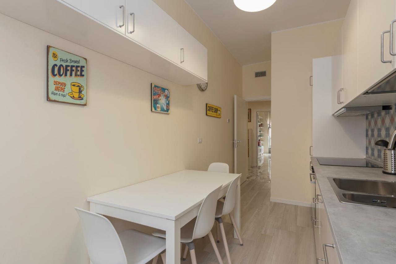 Ferienwohnung Joivy Modern 2Bed Flat With Balcony, 250M From M5 Foppa And M2 Sant'Agostino Mailand Exterior foto