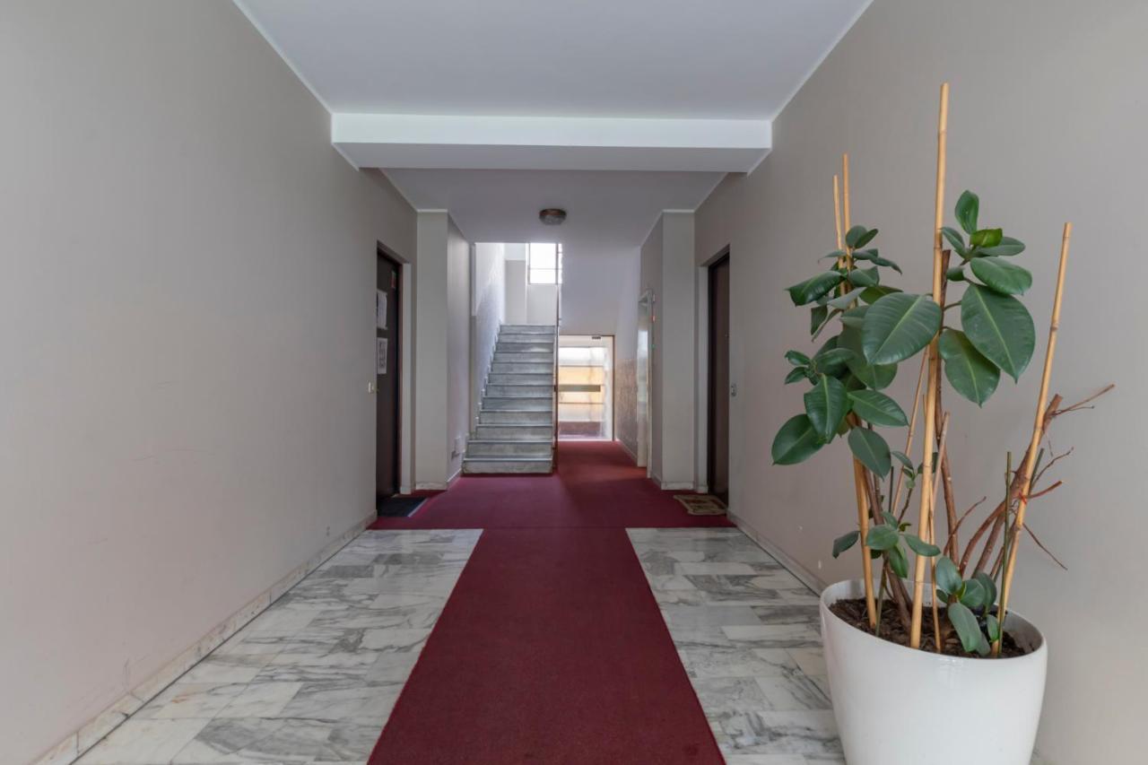 Ferienwohnung Joivy Modern 2Bed Flat With Balcony, 250M From M5 Foppa And M2 Sant'Agostino Mailand Exterior foto